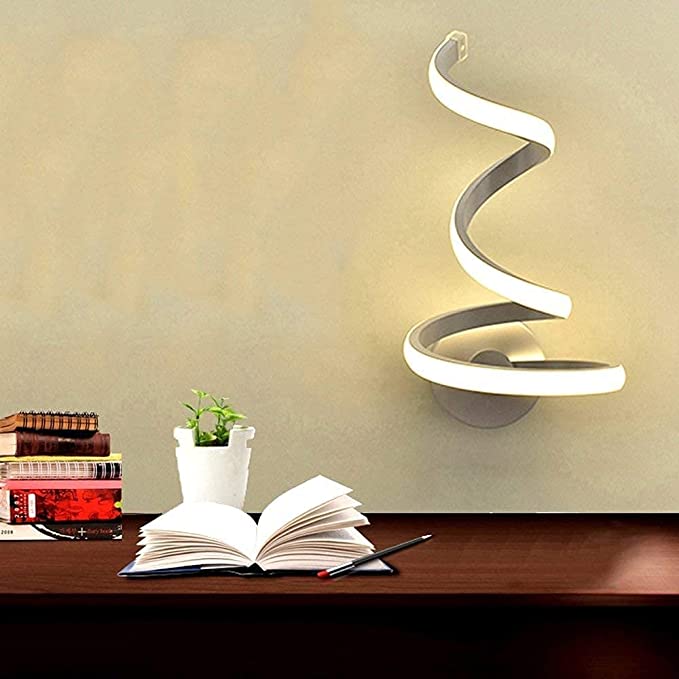 Lampada da parete a spirale a LED Semplice e moderna Creatività Lampada da comodino Camera da letto Lampada da parete Lampada da parete in metallo