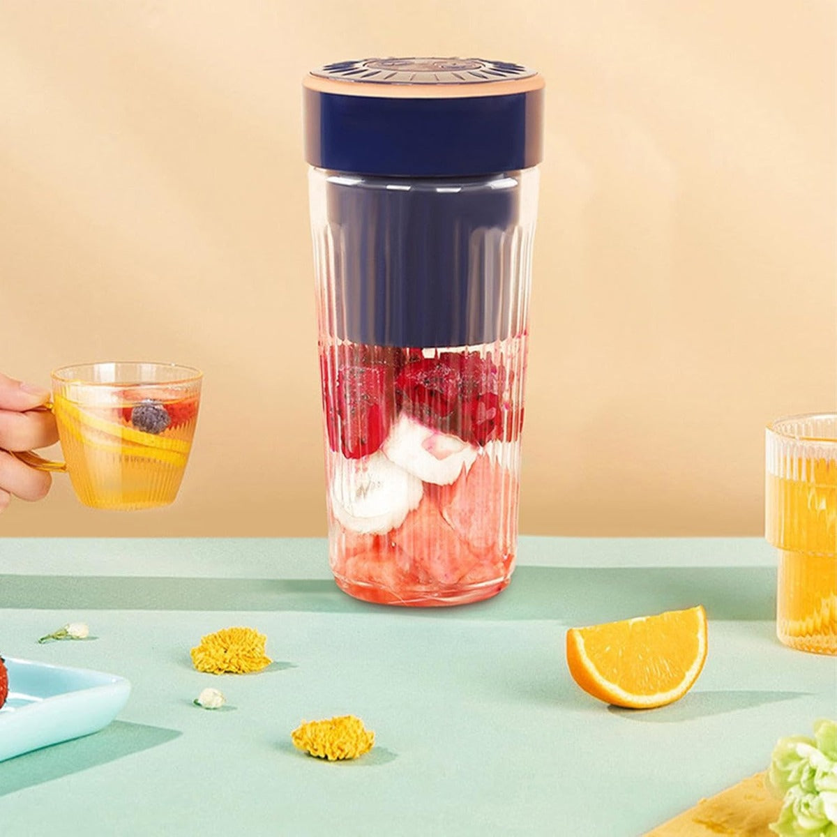 Mini Frullatore Portatile Ricaricabile USB con 6 Lame Ultra Affilate - Frullatore da Viaggio, Casa e Sport - 300ml