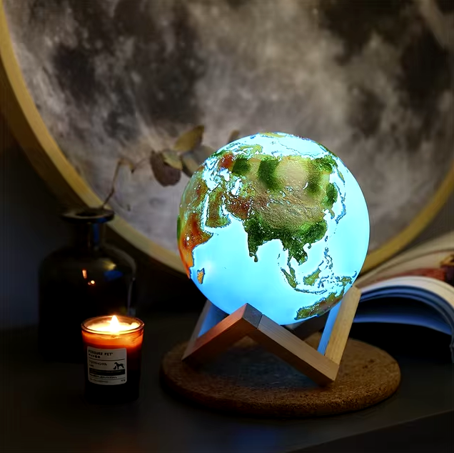 Lampada Globo 3D Touch - Terra con Base in Legno e Ricarica USB 16 colori con telecomando